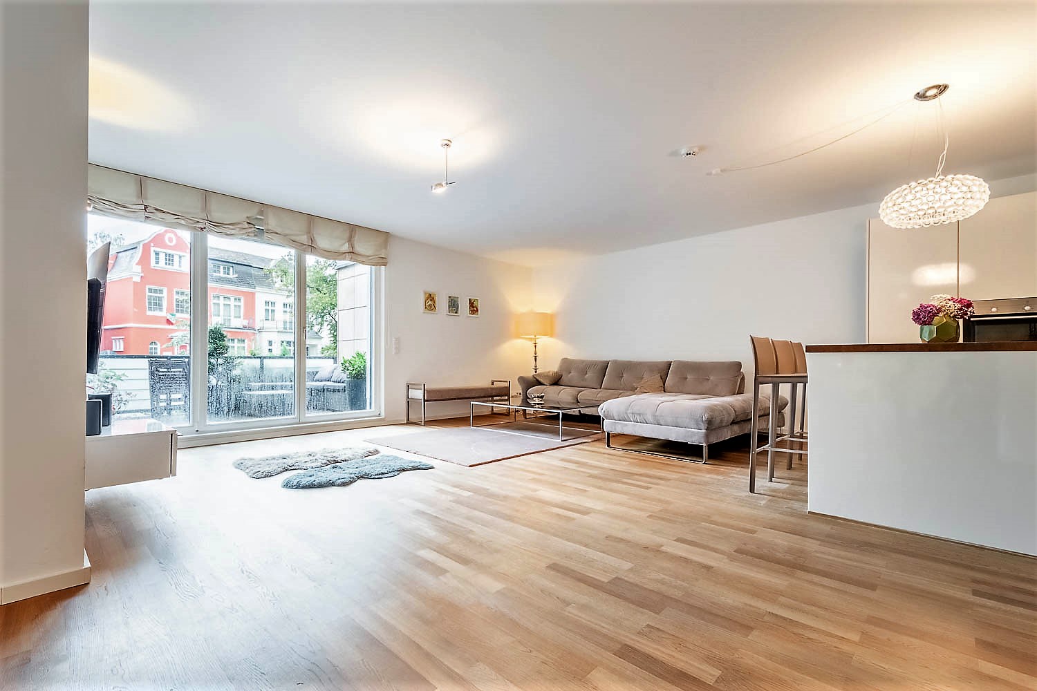 Penthouse mit großer Terrasse und Pool in Schiffbek zu erwerben