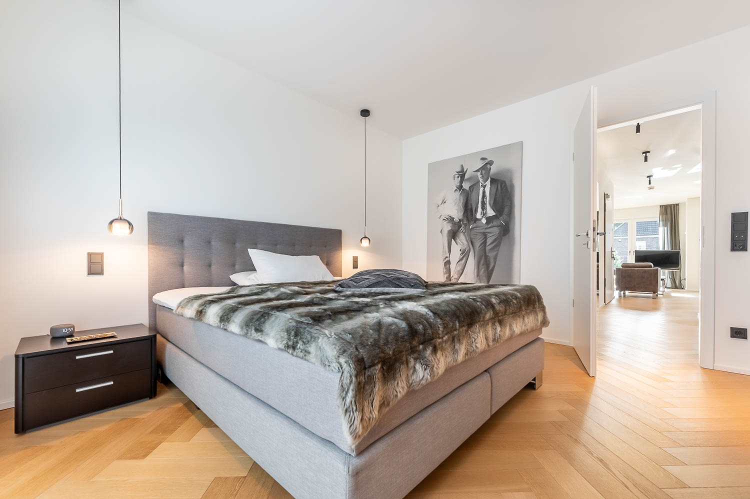 Schlafzimmer und Flur