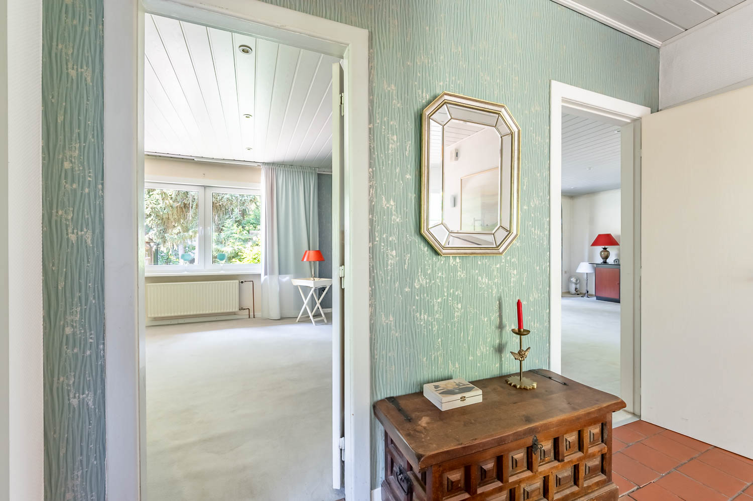 Flur mit Blick in die Zimmer
